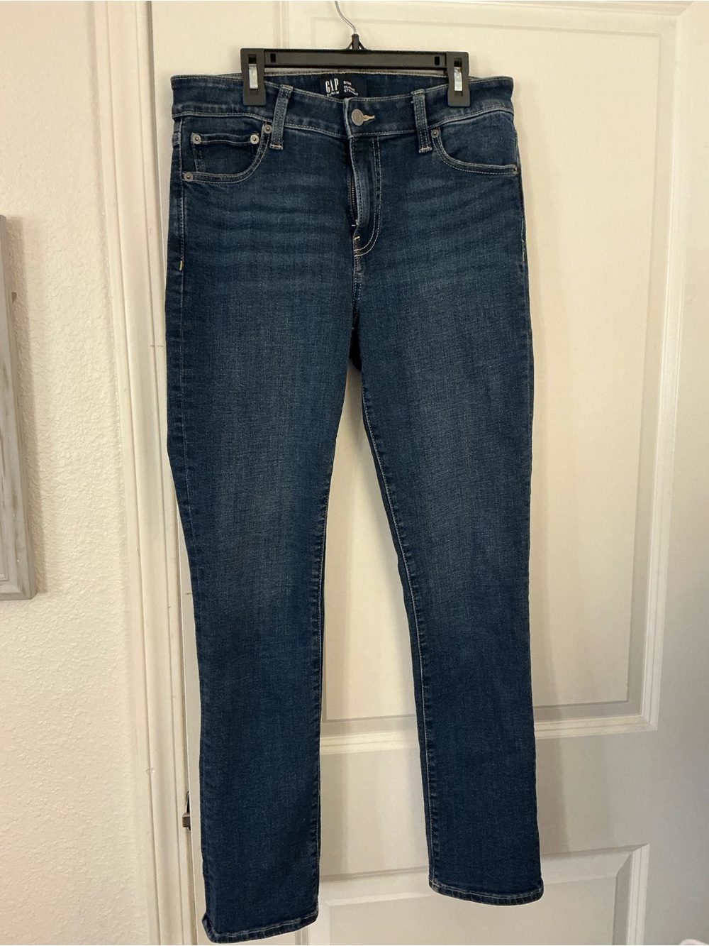 Gap Denim Classic Straight Jeans Women's Size 8 / 29R Medium Blue Wash